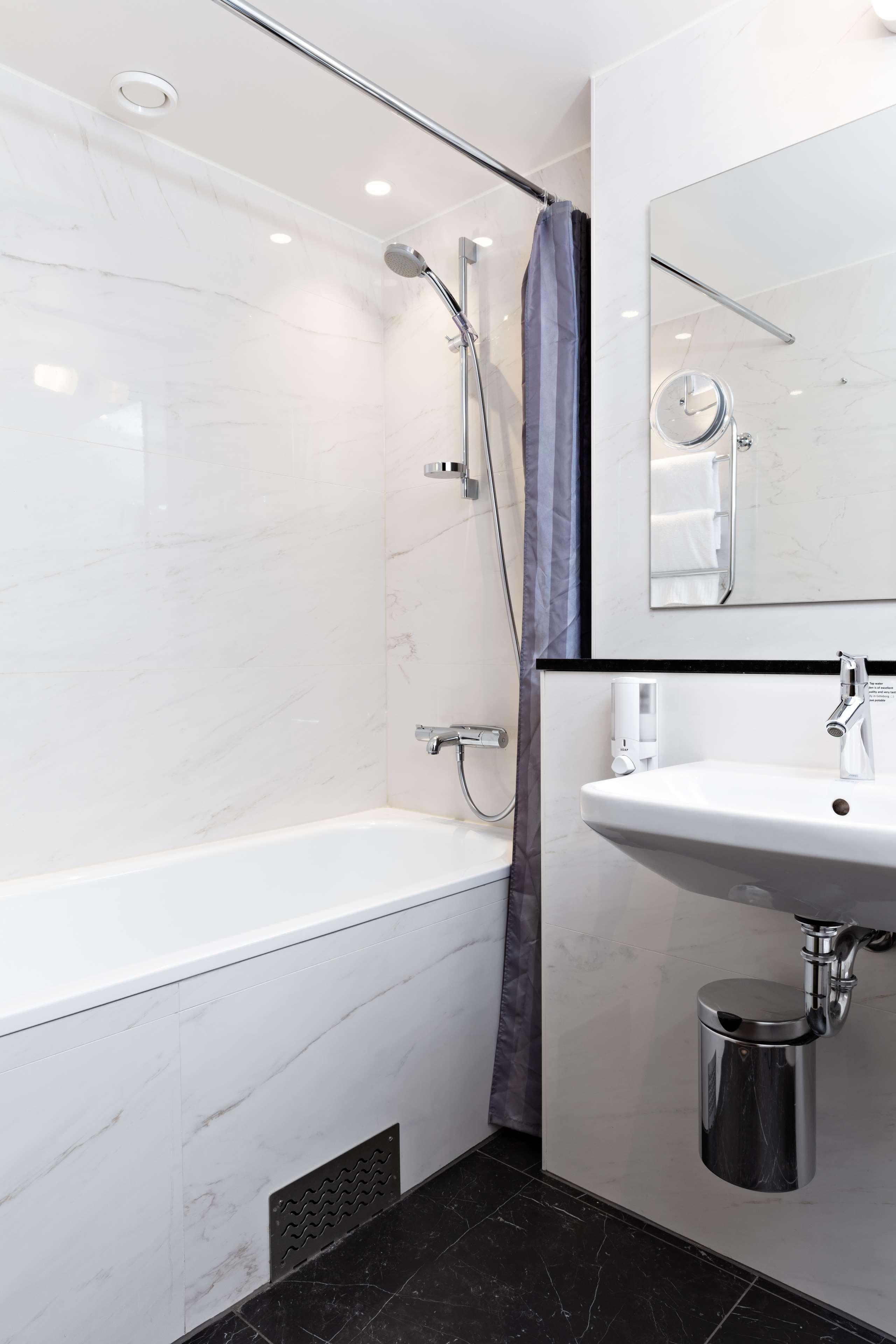 Western Arena Hotell 3*